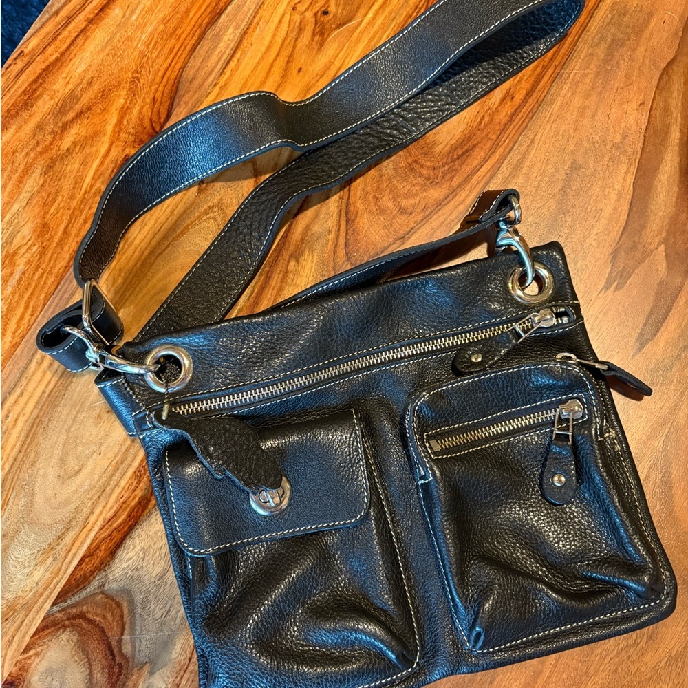Like New Y2K Roots Leather Crossbody